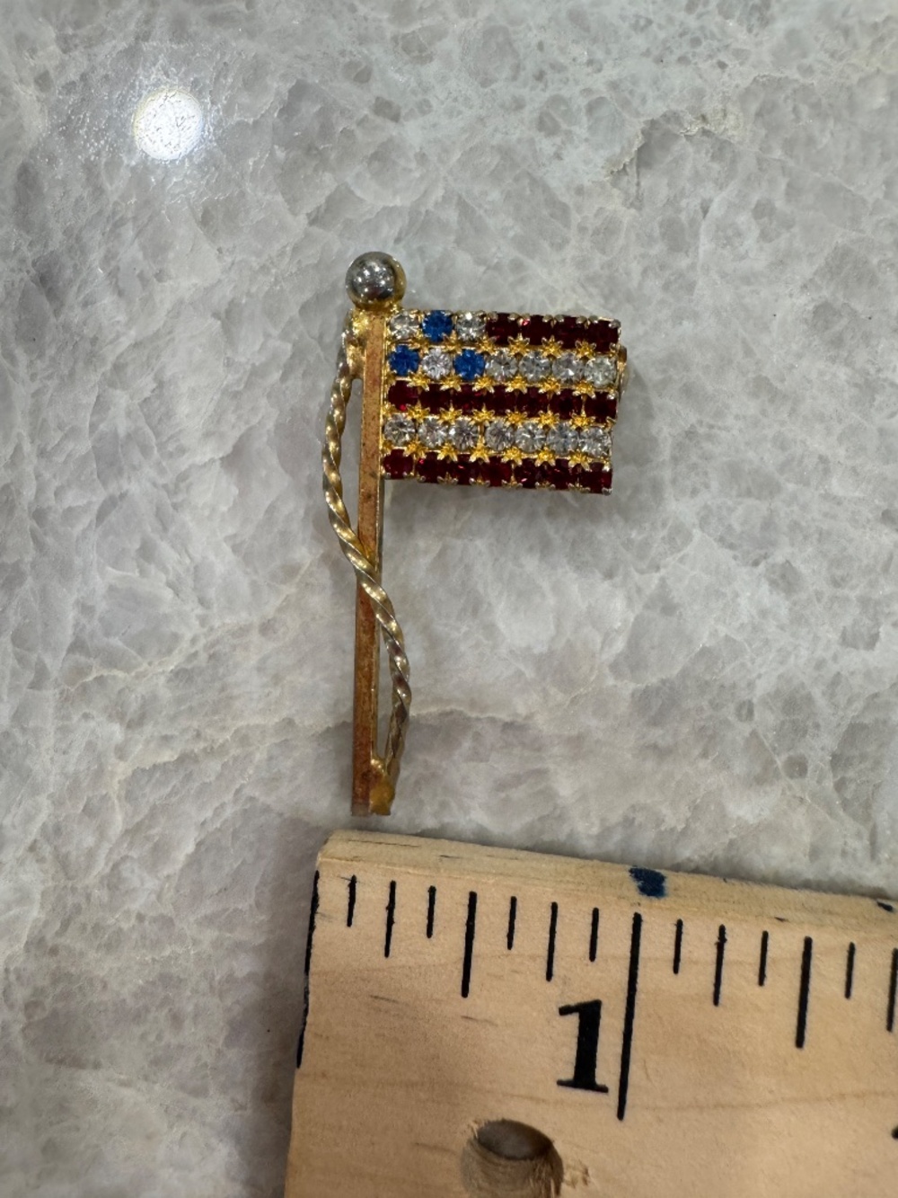 Vintage American Flag Rhinestone Pin Brooch - Picture 8 of 8